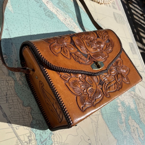 Vintage Floral Tooled Leather Structured Purse - Picture 1 of 7